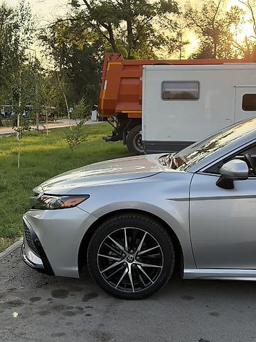 highlander 2017: Toyota Camry: 2021 г., 2.5 л, Автомат, Бензин, Седан — 2