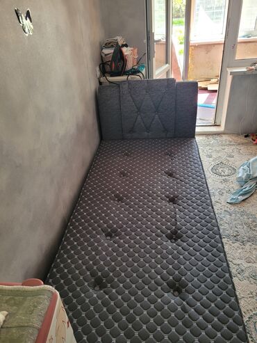 синий лифчик: Новый диван не использовался