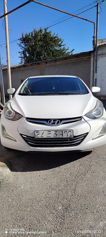 behkaran iran peci: Hyundai Elantra sedan – ağ rəng, benzinli. Texniki və xarici — 2