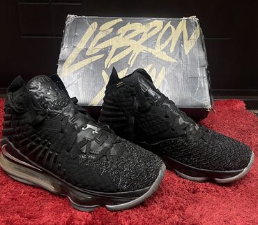 Krasofkalar və idman ayaqqabıları: Nike Lebron 17. Yeni kimidir, 3 defe geyinilib