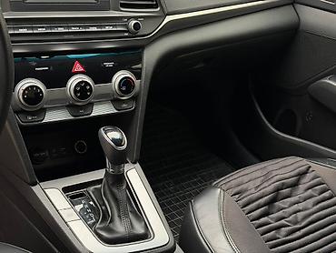 Hyundai: Hyundai Elantra: 2019 г., 2 л, Автомат, Бензин, Седан — 10