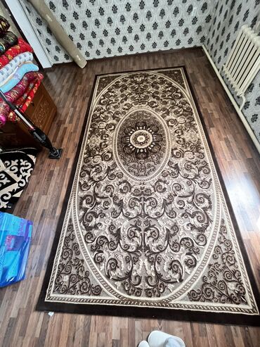 ковры для дома: Ковер
5^2 метра
3Д ковер отличного качества
Состояние отличное