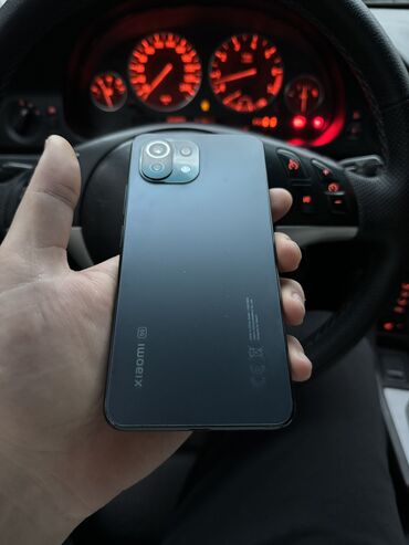 beloe platja s: Xiaomi, Mi 11 Lite, Б/у, 128 ГБ, цвет - Черный, 2 SIM