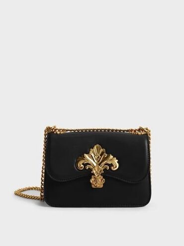 королевский боб оригинал: Çiyin çantası, Charles & Keith, Yeni