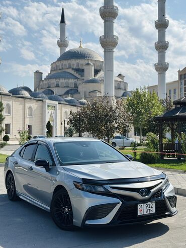 электромобиль neta: Toyota Camry: 2022 г., 2.5 л, Вариатор, Гибрид, Седан