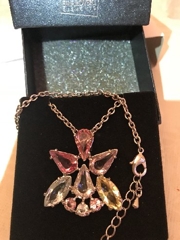 Toy paltarları və aksesuarları: Кулон с камнями SWAROVSKI на цепочке