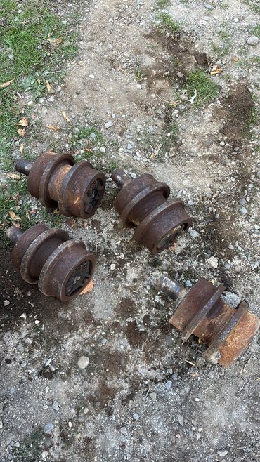 Digər avtomobil ehtiyat hissələri: Cat 330 D2L Ekskavatoru Ehtiyat hisələri mövcudur Kouş Yağ paylaycı — 11