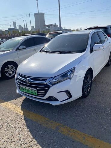 BYD: BYD : 2018 г., 1.5 л, Робот, Гибрид, Седан