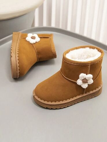 Čizme: Cena:2000din Dostupni brojevi:33 Poručuje se isporuka za desetak — 3