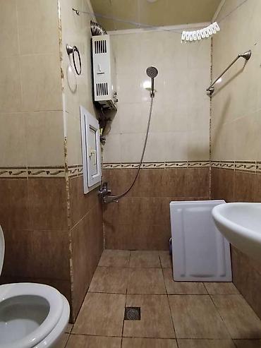 memar: Bakı, 4-cü mikrorayon, 3 otaqlı, Köhnə tikili, m. Memar Əcəmi, 55 kv. m — 9