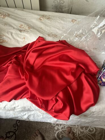 qirmizi paltar: Детское платье цвет - Красный