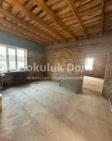 1 bedroom: 🏠Продается дом в с. Сокулук, не далеко от трассы 🟡Комнаты: 4 🟡Участок — 8