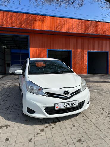 жета машина: Toyota Yaris: 2014 г., 1.3 л, Автомат, Бензин