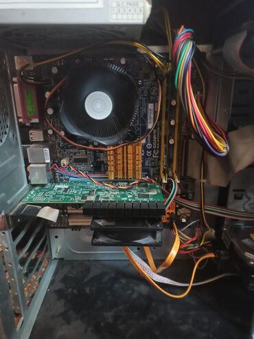 kompüterlər satış: Kompüter Gigabyte satılir tam işlekdi. Vidio oyunlar,Ofis,ev,mağaza