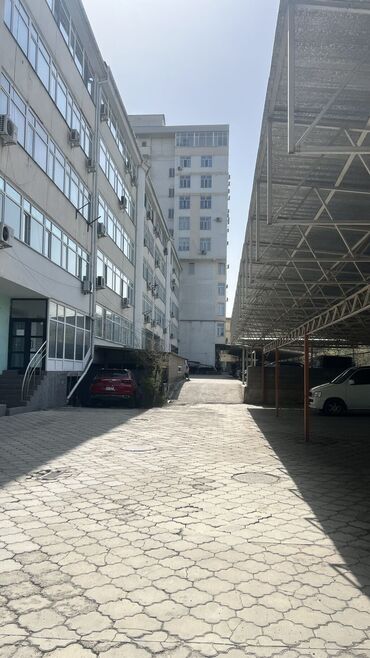 сниму дом рабочий городок: Ижарага берем Салондогу кабинет, 340 кв. м, Лешмейкер үчүн, Каш чебери үчүн, Визажист үчүн