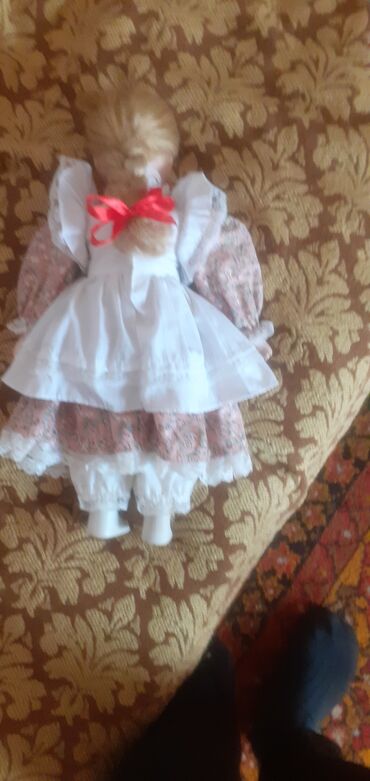 детский ночник: Продаю колекционную куклу привезенная из Германии высота 45 см кого