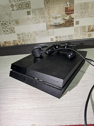 пл: Sony PlayStation 4 В хорошем состоянии, есть 4игры и один гимпад — 2