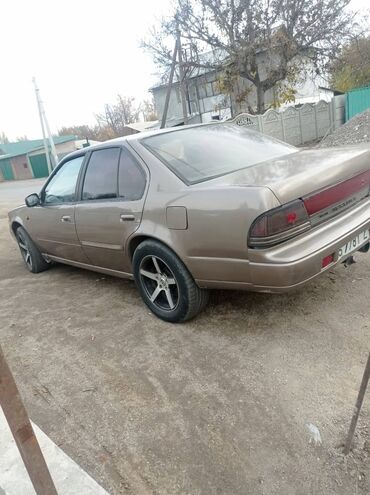 сан йонг: Nissan Maxima: 1992 г., 3 л, Механика, Бензин, Седан