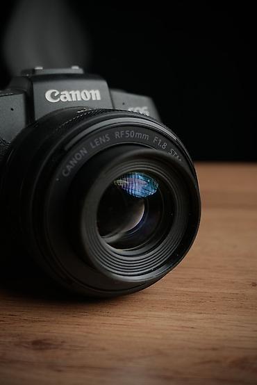Фотоаппараты: Беззеркальная камера Canon EOS R с объективом Canon RF 50mm F1.8 STM — 6