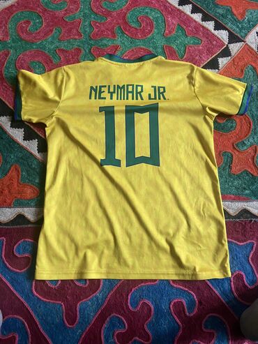 футболка спортивная: Футбольная футболка сборная бразилии Neymar. Надевал 1-2 раза