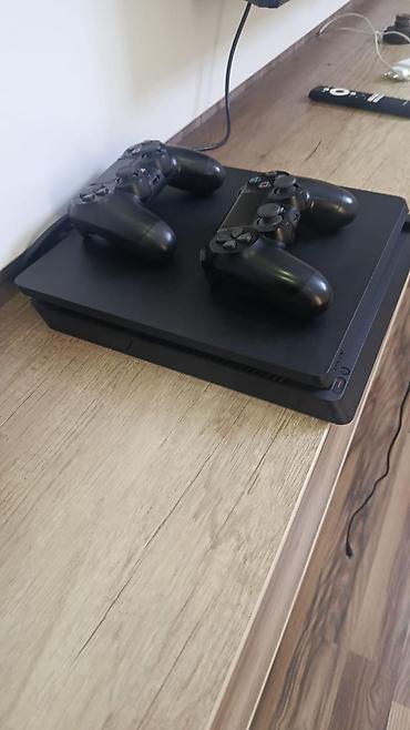 xbox logitech g920: Sony PlayStation 4 Pro (PS4 Pro) oyun konsolu + 2 ədəd DualShock 4 — 2