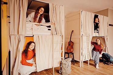 Xanimlara özel teklif. Şeherin merkezinde hostel yataqxana! lalafo.az -da — 1 Xanimlara özel teklif. Şeherin merkezinde hostel yataqxana! — 1