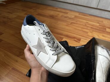 лоро пиано обувь женская летняя: Эркектердин кроссовкасы, 43, Golden Goose, Жаңы, түсү - Ак, Акылуу жеткирүү