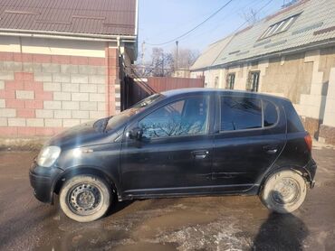 Toyota: Toyota Yaris: 2004 г., 1.3 л, Механика, Бензин