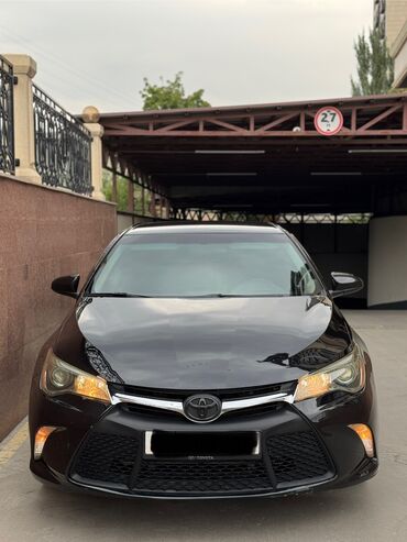 автомобиль седан: Toyota Camry: 2017 г., 2.5 л, Автоматические, Бензин, Седан