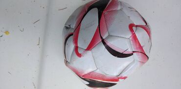 Rekviziti za vežbanje: Lopte za fudbal br.5: Umbro, Derbi i Adidas i druge vest — 19