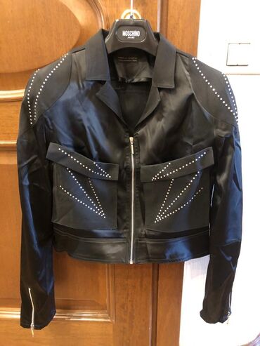 Dəstlər, kostyumlar: Kostyum — 8