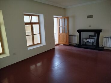 Həyət evləri və villaların satışı: Dağətəyi sakit ərazidə yerləşən geniş həyətli fərdi ev. Ev Şəki şəhər — 9