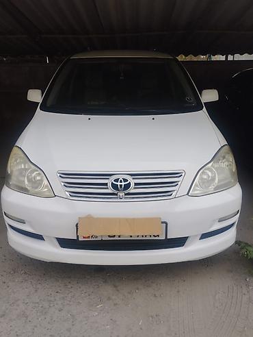 Toyota Avensis Verso: 2004 г., 2 л, Механика, Бензин, Минивэн at lalafo.kg Toyota Avensis Verso: 2004 г., 2 л, Механика, Бензин, Минивэн