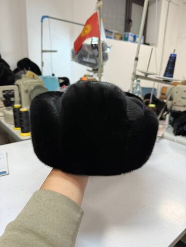 Головные уборы: Меховая шапка-ушанка (папаха/казачка) из натурального черного меха — 1