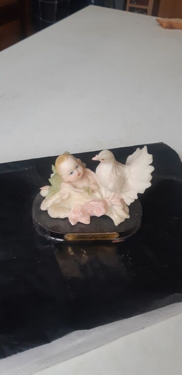 Heykəlciklər: Statuetkalar satilir,ayri-ayri.qiymeti raziliq yolu ile — 2