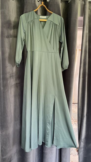 платье на запах с воланами: Вечернее платье, Длинная модель, Атлас, С рукавами, 6XL (EU 52)