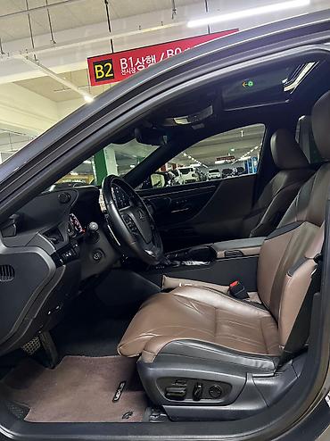 Lexus: Lexus ES: 2022 г., 2.5 л, Вариатор — 13
