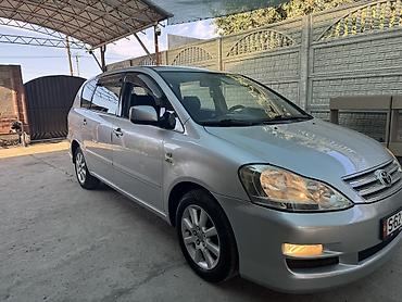 приём катализатора: Toyota Avensis Verso: 2004 г., 2 л, Механика, Дизель, Минивэн — 3