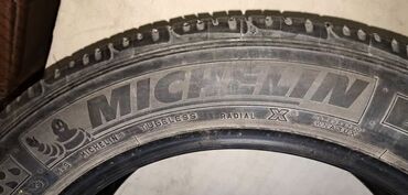 Шины: Продаю 2 колеса разнопарки. 215x55 R17. Одно Michelin, второе Ironman