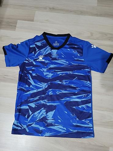 Спортивные костюмы: Продаю экипировку KELME .
Не подошёл размер.
Цена окончательная — 4