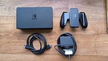Nintendo Switch OLED: Продаю комплект аксессуаров от Nintendo switch OLED. Оригинальная док — 1