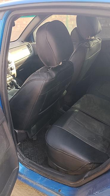 купить toyota runner: Ford Focus: 2010 г., Автомат, Седан — 5