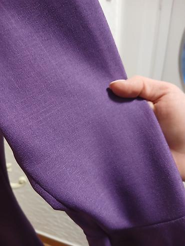 Elegantna ljubičasta midi haljina sa volanima - Kroj: pripijena na lalafo.rs — 2 Elegantna ljubičasta midi haljina sa volanima - Kroj: pripijena — 2