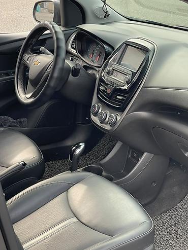 маленькие дешевые машины: Chevrolet Spark: 2019 г., 1 л, Автомат, Бензин, Хэтчбэк — 4