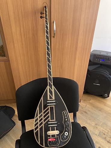 səs platası: Elektrik və akustik saz dəsti - 2 ədəd saz: biri elektro-sa zdır — 1