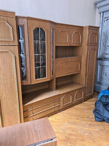 televizor pastavka lari: Klassik üslubda iri modul divar dolabı/vitrin sistemi - Material — 1