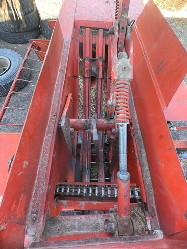 Тюковые пресс-подборщики: Тюковый пресс-подборщик (поршневой), красный. Назначение: - Подбор — 5