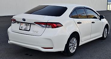 Toyota: Toyota Corolla: 2021 г., 1.8 л, Вариатор, Гибрид, Седан — 4