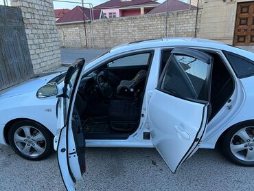 Hyundai: Hyundai Elantra: 2 l | 2008 il Sedan — 9