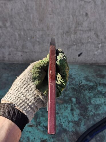 Другие детали кузова: BMW E39, правая накладка между фарой и бампером. В наличии только — 9